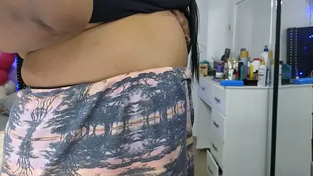 charlotte_077 élő XXX-chatje