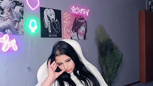 MikaVonner Chat XXX in diretta