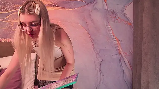 TiffanyPeachi: απευθείας συνομιλία ΧΧΧ