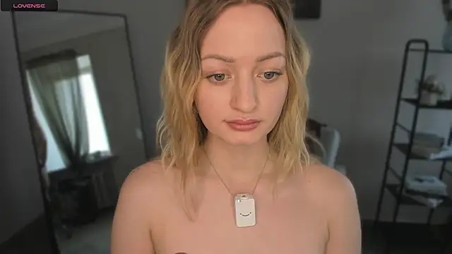 PeiLoynd Live XXX-Chat