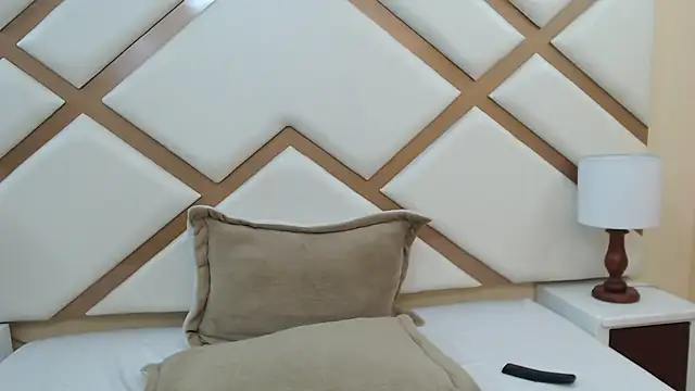 TaraBlack_ Live XXX-Chat