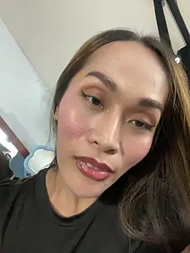 RomanticPearlTS Show in webcam