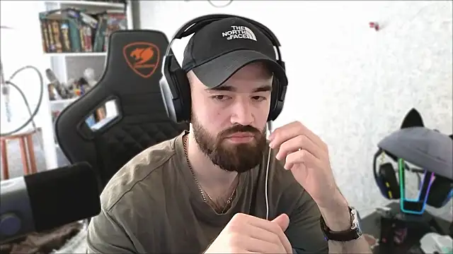 _Mostly_ Chat XXX in diretta