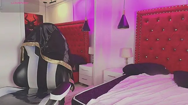 Rose_and_Aslan Chat XXX live