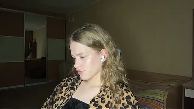 CarmonSuentenfuss 现场XXX聊天