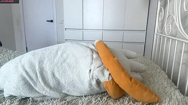 KitCerveny Adlı Modelin Canlı XXX Sohbeti