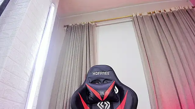 Engel_boss Chat XXX in diretta