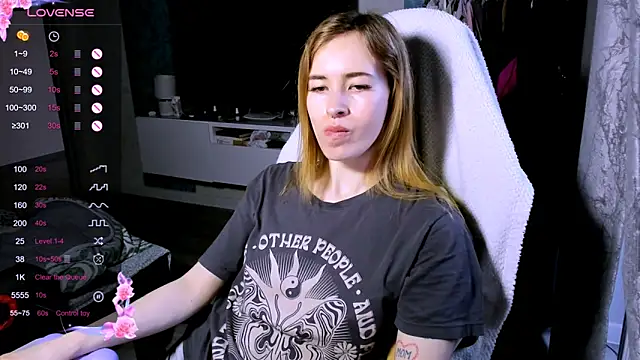 ZoyaMill Chat XXX in diretta