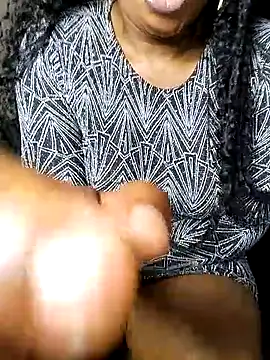 Hugemassivebootie Chat XXX live