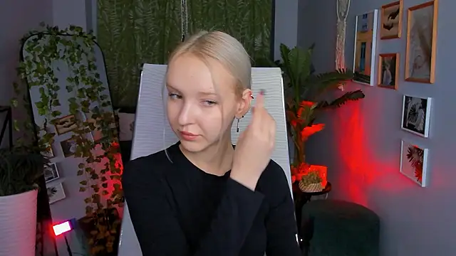 MaoqiBeverly Adlı Modelin Canlı XXX Sohbeti