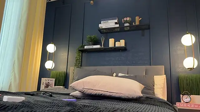 AdriaNochi's Live XXX Chat