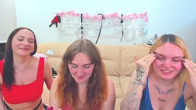 MagicEyess' Live XXX Chat