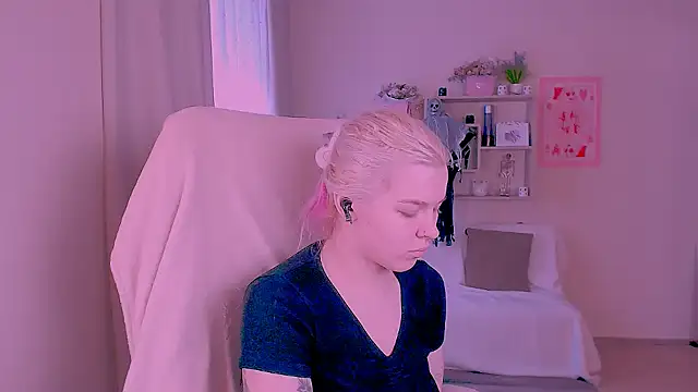 Hot_Blonda Adlı Modelin Canlı XXX Sohbeti