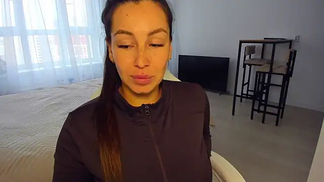 AvisFlowers Adlı Modelin Canlı XXX Sohbeti