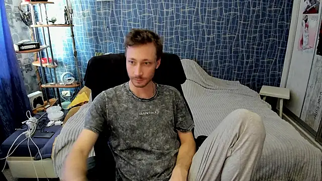 Show modela CuteBoy228 na web-kameri