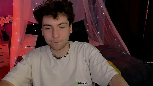 joseph_bear_ Adlı Modelin Canlı XXX Sohbeti