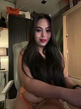 BigDominaMia's Live XXX Chat