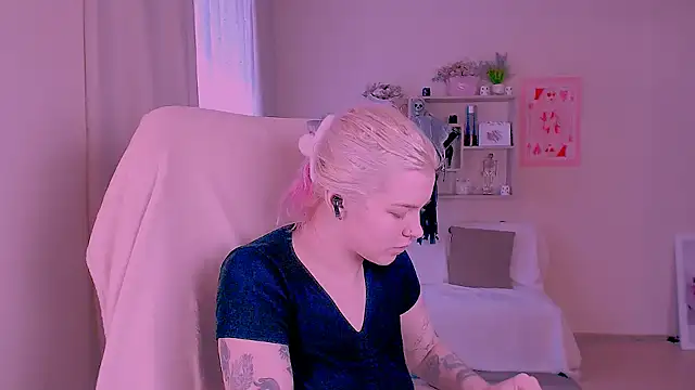 Chat +18 de Hot_Blonda ao vivo