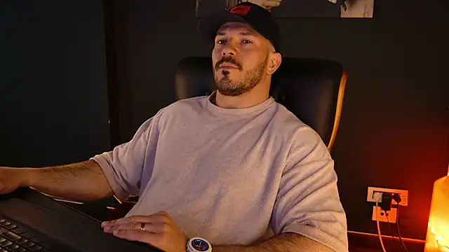 AngeloEric 现场XXX聊天