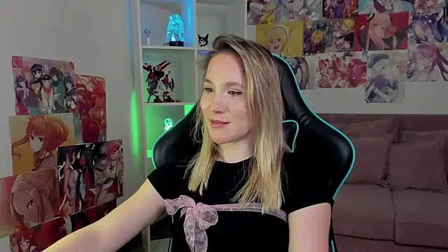 ElaraVoltage's Live XXX Chat