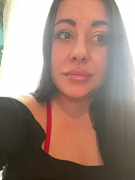 DaisyStreet live XXX chat