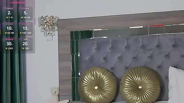 Lorehottie live XXX chat