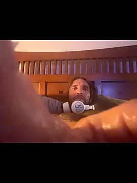 outlawINlaw13: διαδικτυακό σόου στην κάμερα