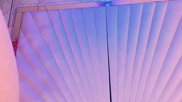 Chat +18 de VesperVelvet ao vivo