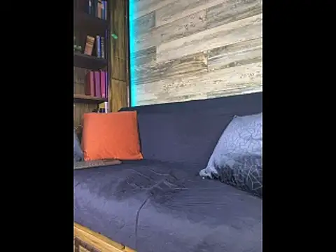 B_Wild Pertunjukan Webcam