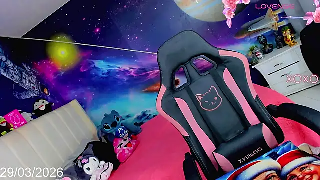 Nella_Dolls Show in webcam