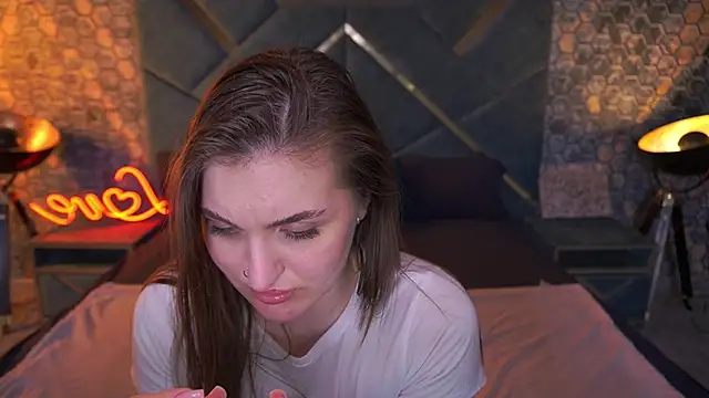 EmmyCharmm Chat XXX live