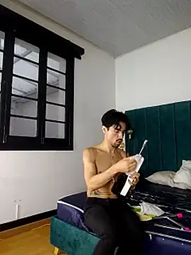 Ethan_Briggs_ Webcam show