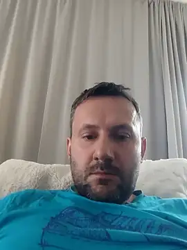 defaktor élő XXX-chatje