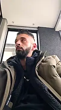 Show modela public_streamer na web-kameri