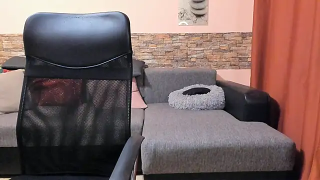 Онлайн чат XXX HotHunkTrainer