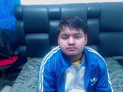 XNoahDeepThroatX 网络视讯表演