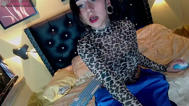 roxxxan_'s Live XXX Chat