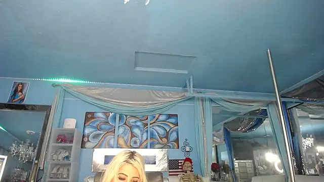 Chatroom XXX en direct de ADRIANNA_FOX