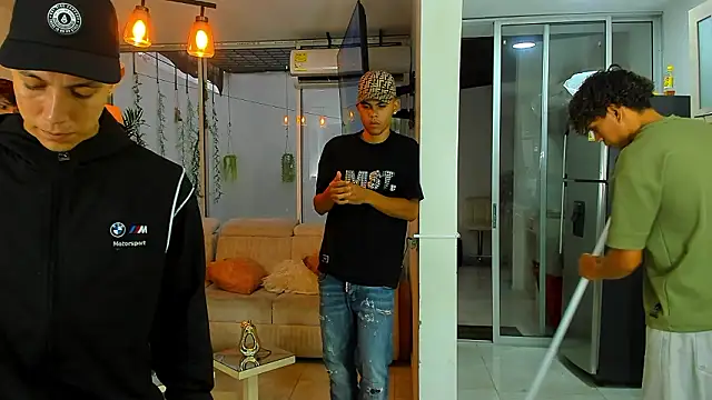 Show de Houseofwarrios na webcam