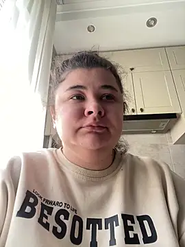 curly_elise – Naživo XXX chat