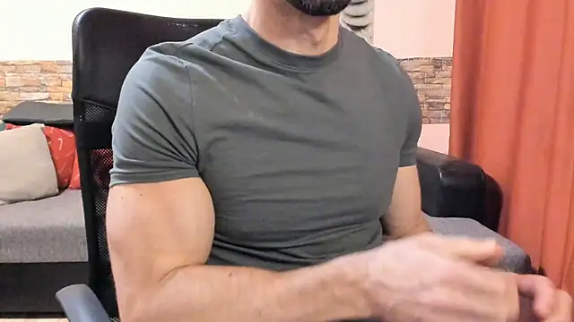 HotHunkTrainerのライブXXXチャット