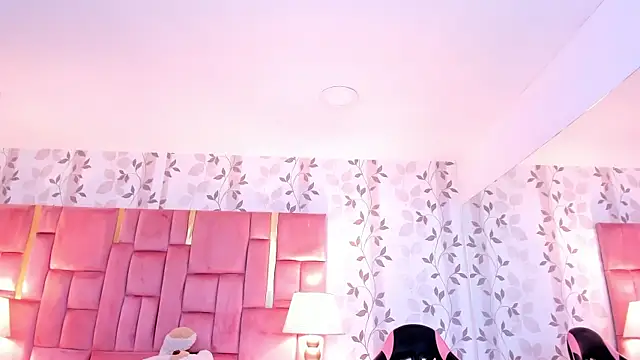 ScarletJons' Live XXX Chat