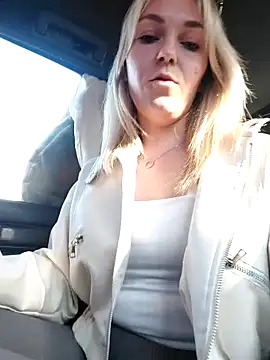 Yourblonde_69's Webcam Show