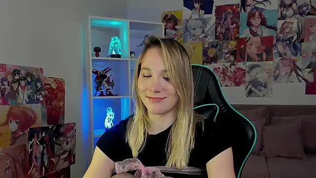 XXX chat uživo modela ElaraVoltage