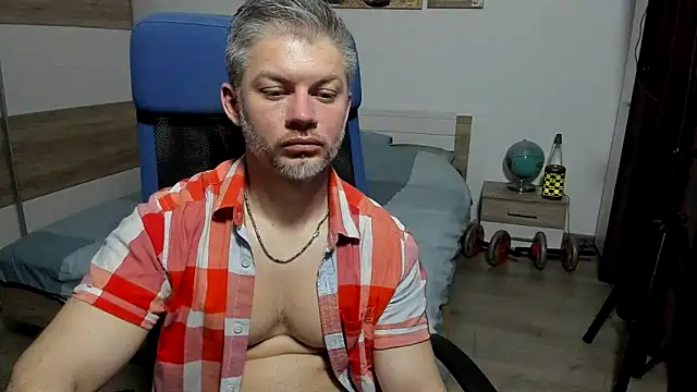 Chat XXX en directo de RobbyShawz