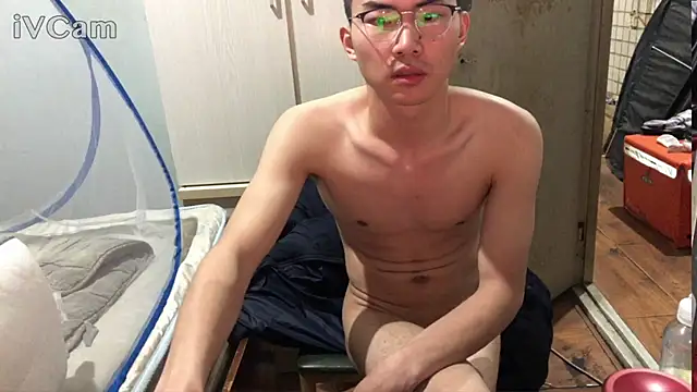 Pokazy przed kamerką – dyjdddttj