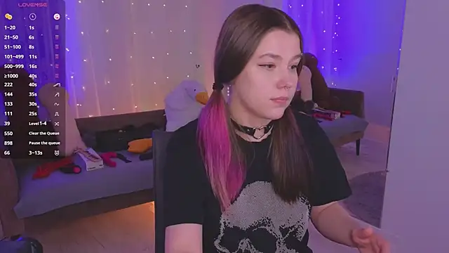 Mira_Falls Live XXX-chat