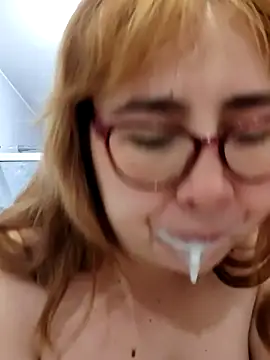 chloe_prg's Live XXX Chat