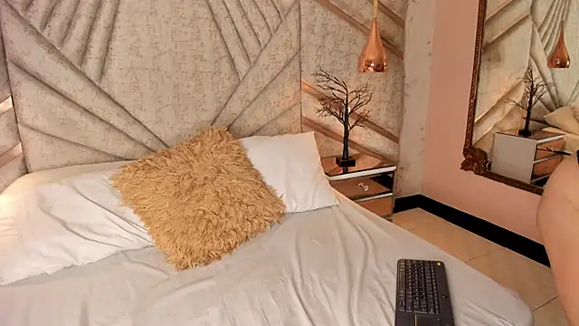 EmeelyMuller Chat XXX in diretta