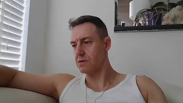 ploki2180 Webcam Show